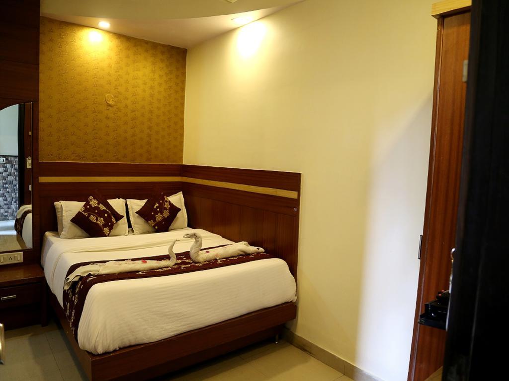 Hotel Shivam International - A Well Hygiene Property All Staff Vaccinated " New Delhi Exterior photo